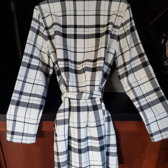 Checked dress coat. - Picture 3 of 3